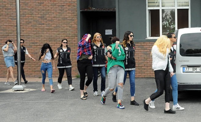 Ajandalı fuhuş çetesi çökertildi