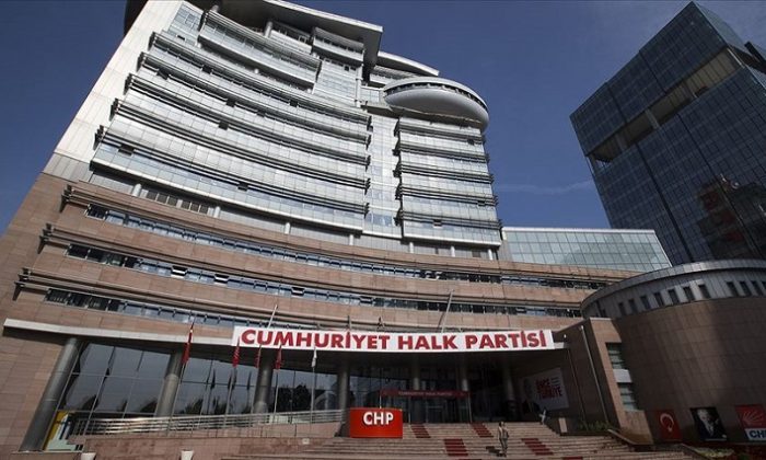 CHP’de iki başkana uyarı cezası