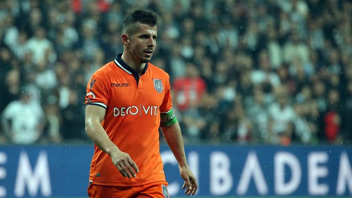 Emre Belözoğlu imzayı atıyor!