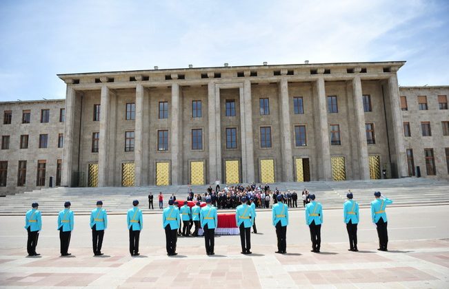 Sinop mv. eski bakan İçin Mecliste Tören