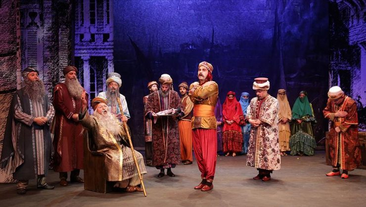 ‘Kaşıkçılar’ Nöbetçi Tiyatro’da