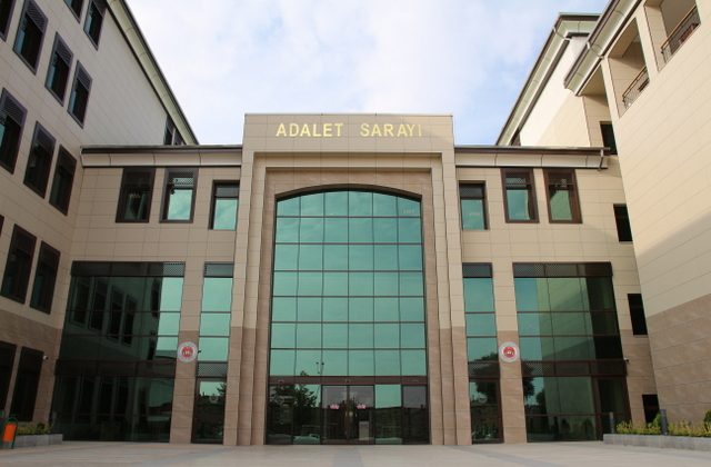 Adliyede Hollanda’dan gelen zarf paniği