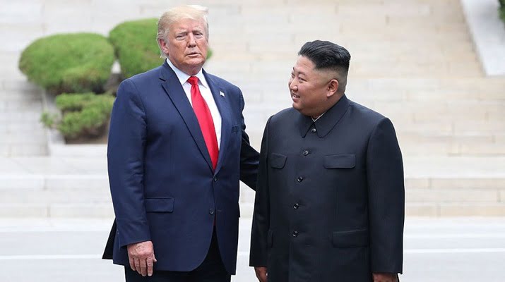 Trump Kim Jong-un ile “silahsızlandırılmış bölge”de buluştu