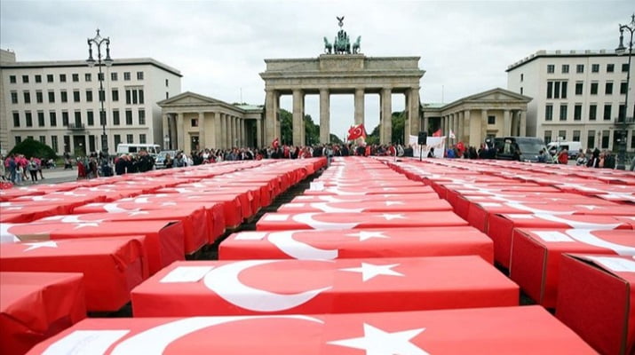 15 Temmuz şehitleri Türk bayrağına sarılı 251 tabutla anıldı