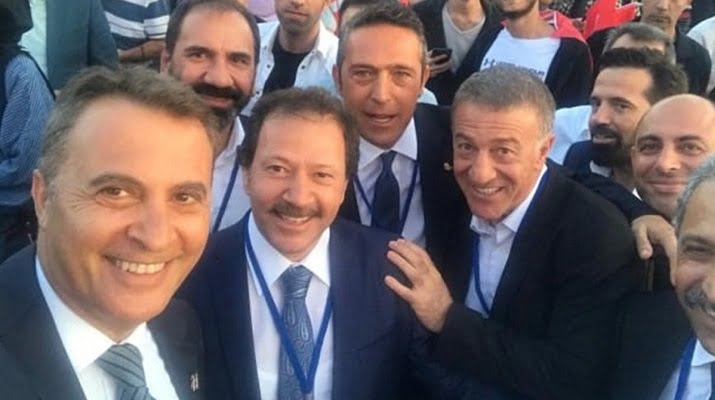 Demokrasi şölenine futbolun önde gelenlerinden güne damga vuran kare!