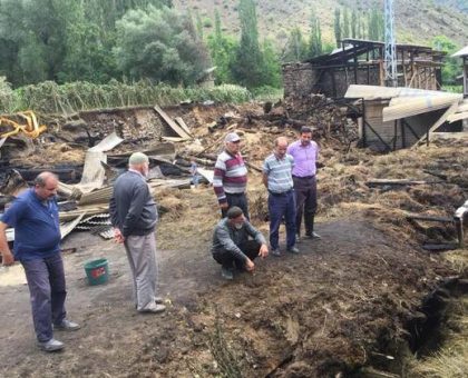 Erzurum'da korkunç yangın! 8 saat içinde 3 ev ve 9 ahır küle döndü