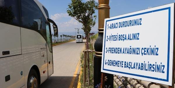 Aracı durdur vitesi boşa al aracın kendiliğinden gitsin