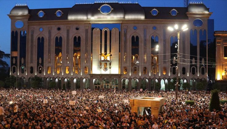 Rusya’nın ‘yapay sınır’ oluşturmasına komşudan sert tepki