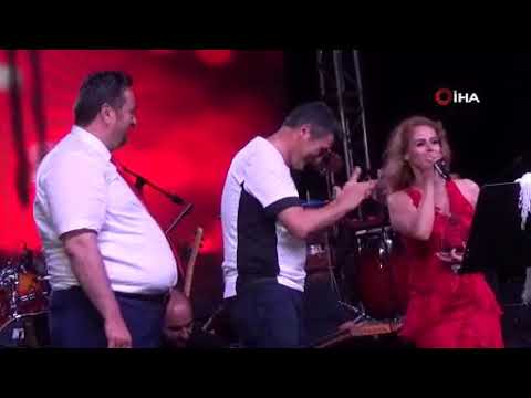 Niran Ünsal’ın Devlet bahçeli hayranlığı kameralara yansıdı