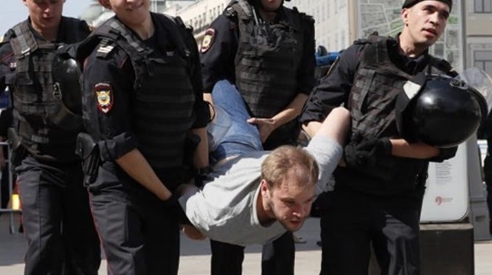 Moskova karıştı! 500’den fazla gözaltı