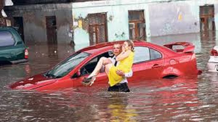 Rusya’da sel 12 can aldı