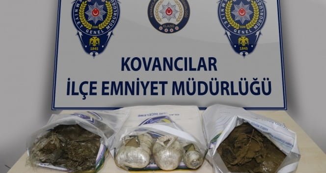 Lastiklere 7 kilo esrar gizledi, polise teslim oldu