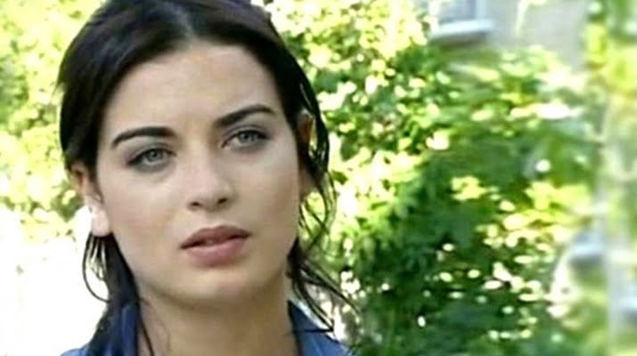 Oyuncu Yeşim Büber yıllar sonra böyle ortaya çıktı