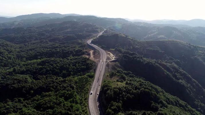 1974 yılında başlanan yol hizmete açıldı