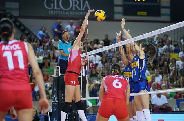 Filenin Sultanları İtalya’yı 3-0 ile geçti