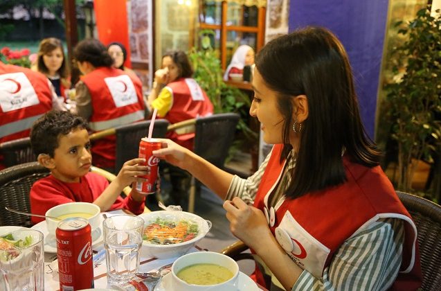 Kızılay kadın yardım çalışanı oranı ile dünyada lider kuruluşlardan