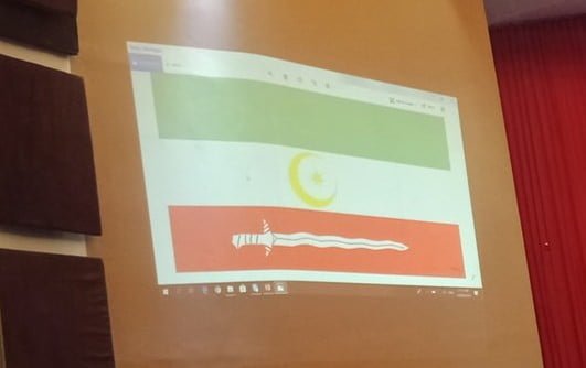 O ülkenin Ay Yıldızlı yeni bayrağı