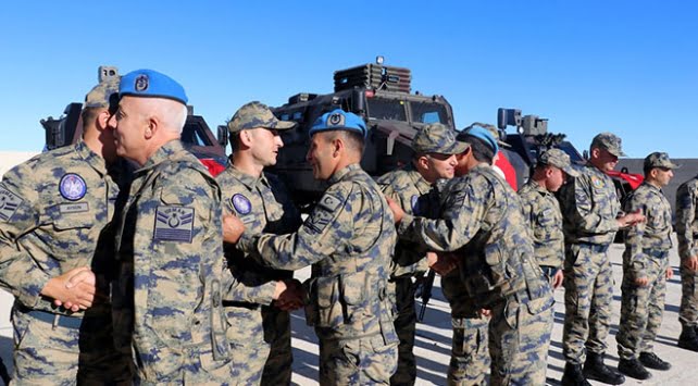 Sınırın sıfır noktasında bayramlaşma