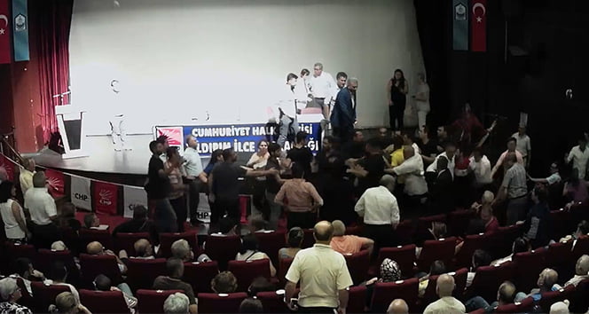 CHP’liler Birbirine Girdi Yumruklar Konuştu
