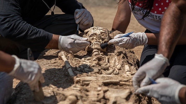 Kadıköy’deki kazılarda toplu mezarlar ortaya çıktı