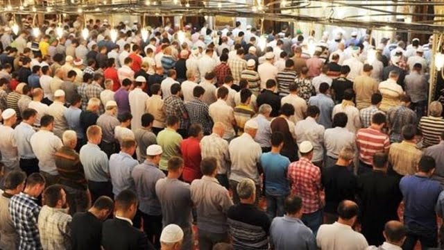 Kısıtlamanın olacağı 1 Ocak günü Cuma namazı kılınacak mı? Merak edilen soru cevap buldu
