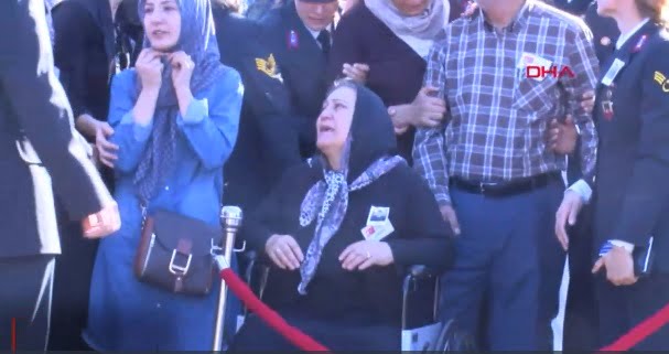 Şehit uzman çavuş gözyaşlarıyla toprağa verildi