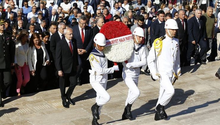 CHP heyeti Anıtkabir’i ziyaret etti