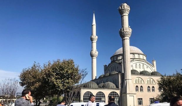 Avcılar’da caminin minaresi yıkıldı