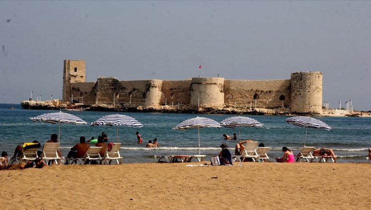 Kızkalesi’nde turizmcilerin yüzü güldü