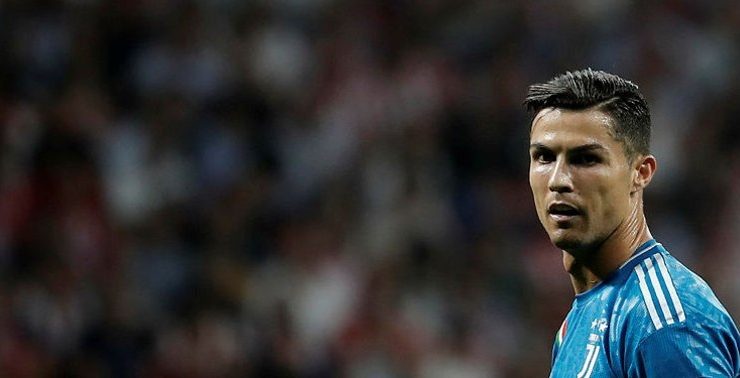 Ronaldo’ya “yüzyılın en iyi futbolcusu” ödülü