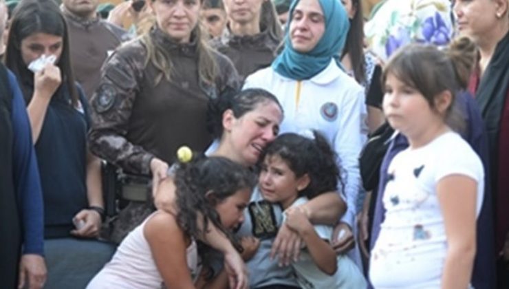 Şehit kızı: Annem ağlıyor kim öldü?