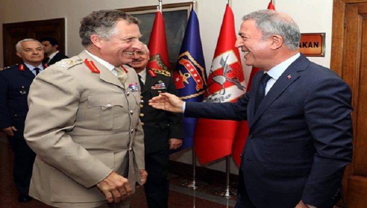 Bakan Akar, İngiltere Genelkurmay Başkanı ile bir araya geldi