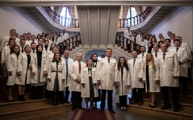 Öğretmen önlükleri yeniden tasarlandı…