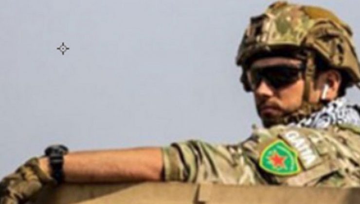 ABD-YPG birliği yansıması ABD askeri YPG armalarıyla objektiflere poz verdi