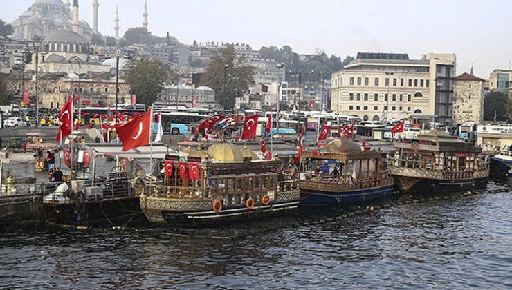 Eminönü’nde Tarihi balık ekmek satan tekneler hakkında karar