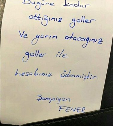 Muriqi, gelen notu görünce şaşkına döndü