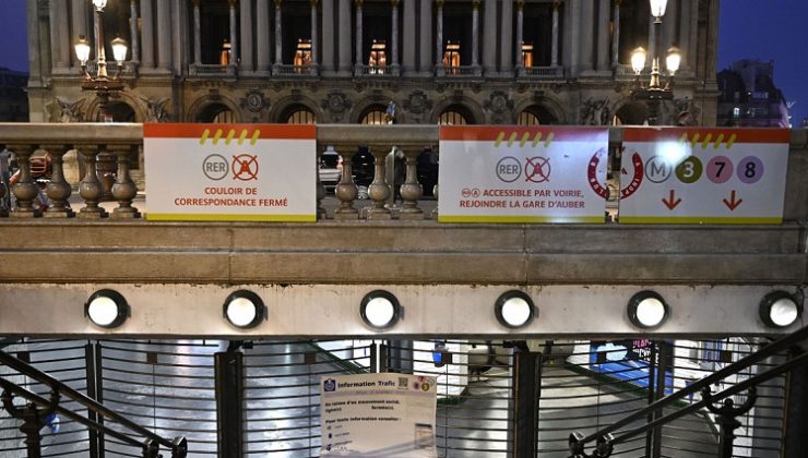 Fransa’da grevler hayatı durma noktasına getirdi