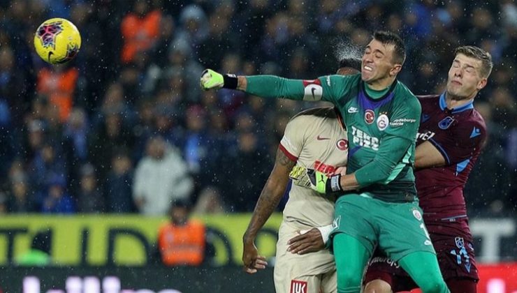 Galatasaray, 1 puanı son dakika da kurtardı