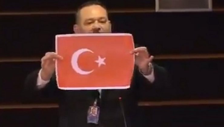 Irkçı Yunan vekile ülkesinden tepki!