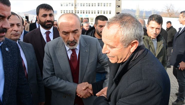 MHP heyeti Doğanyol’da depremzedelerle buluştu