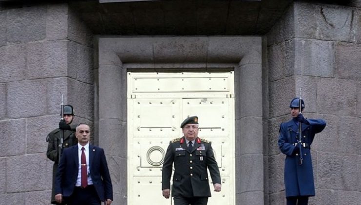 TSK’da yeni dönem: Bere ve kayık kep kullanacaklar