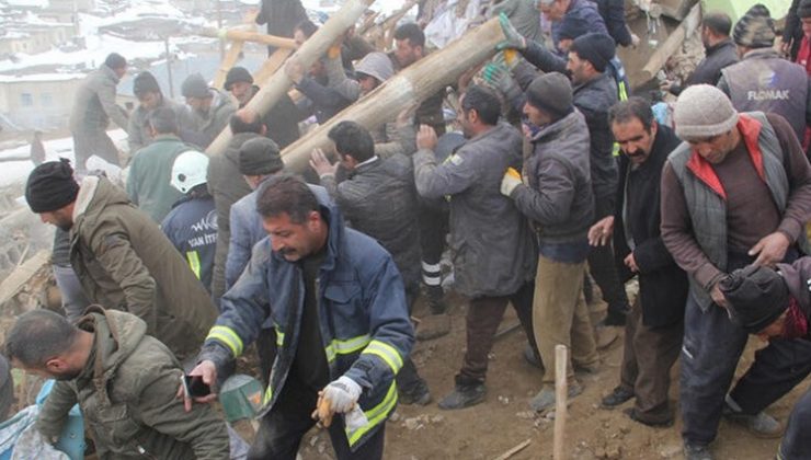 İran’daki deprem Van’ı vurdu! Hayatını kaybedenler var