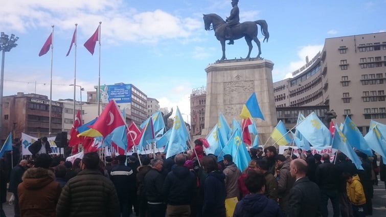 Rusya’nın Kırım’ı işgali protesto edildi