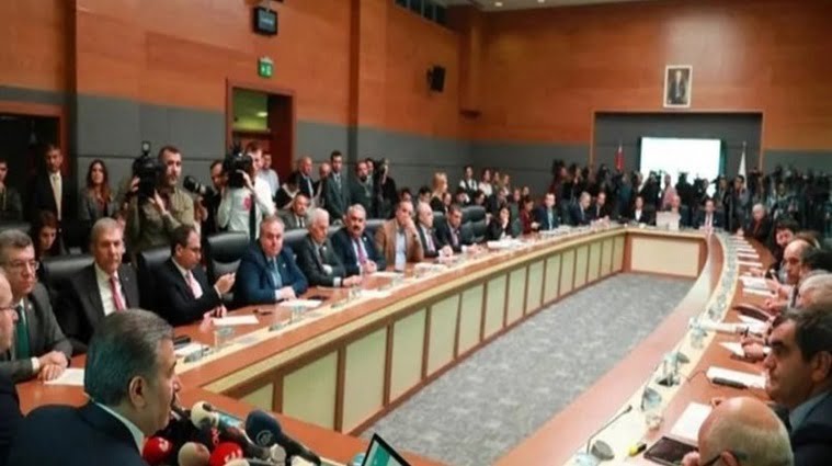 3 Bakan’dan koronavirüs açıklaması: Bir veya bir kaç vaka salgın değildir