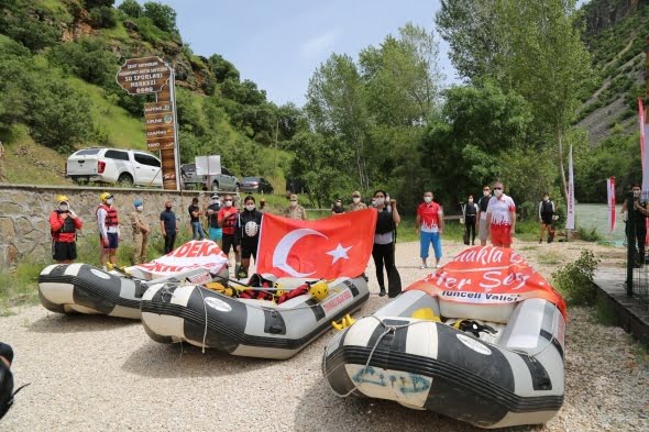 Tunceli’de rafting sezonunu, Vali Sonel açtı