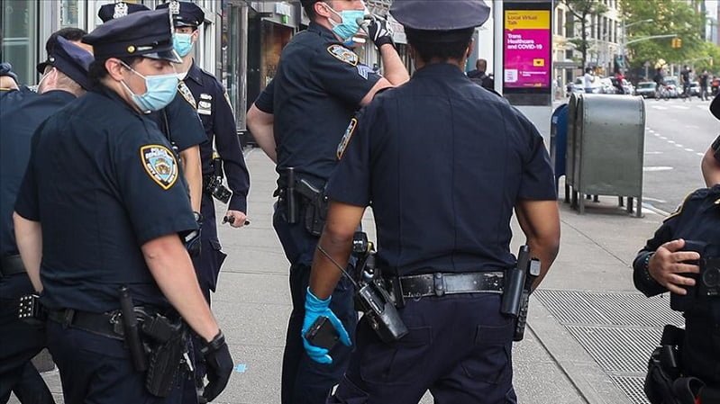 Siyahi George Floyd’un ölümüne neden olan polis tutuklandı