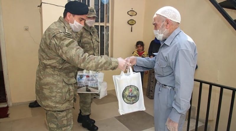 MSB’den “koronavirüsle mücadelede Her zaman yanınızdayız” paylaşımı