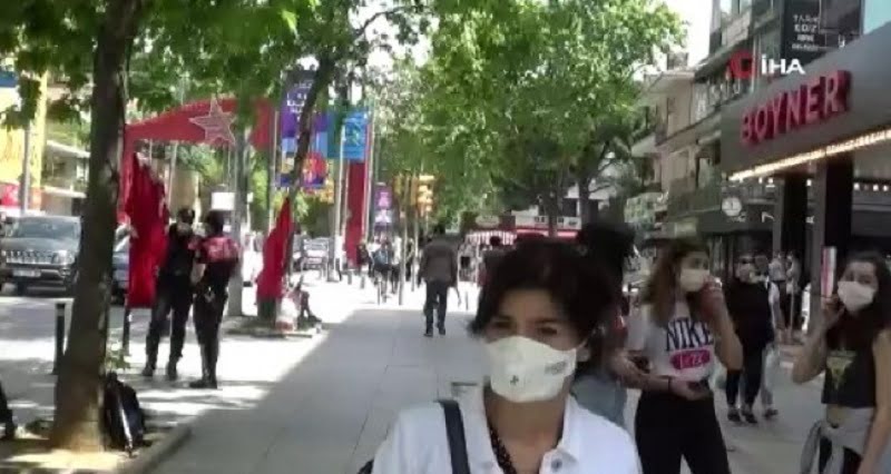 Uyarılara rağmen Bağdat caddesi doldu taştı