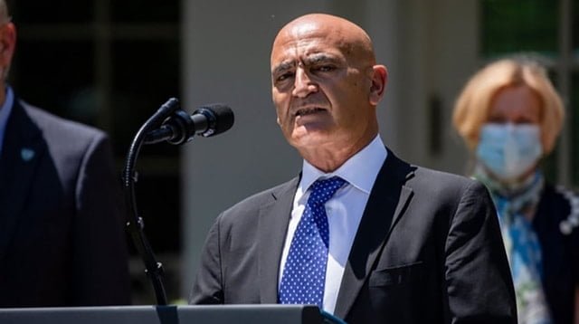 Trump koronavirüs aşı ekibinin başına Müslüman doktor getirdi