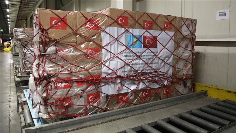 Türkiye, salgınla mücadelede 160 ülkeye yardım eli uzattı